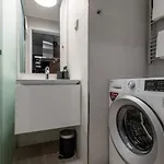 High-end W Gym/sauna/balcony/security Apartament