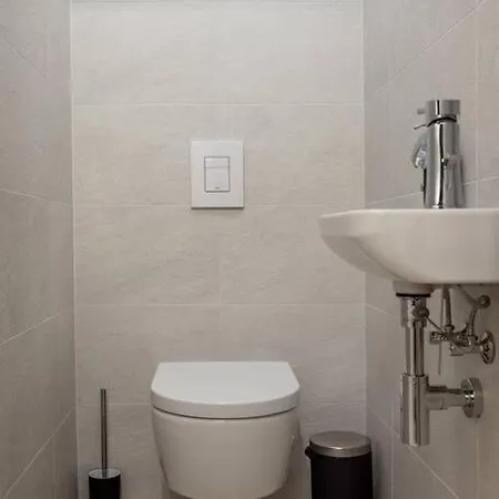 High-end W Gym/sauna/balcony/security