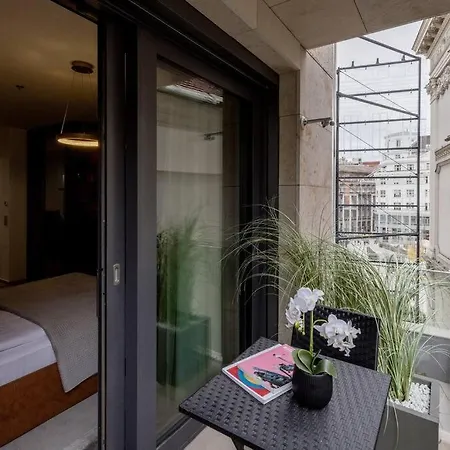 High-end W Gym/sauna/balcony/security ブダペスト