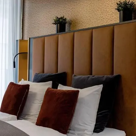 High-end W Gym/sauna/balcony/security