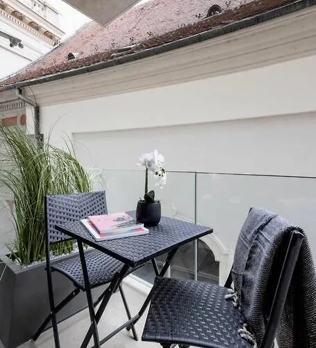 High-end W Gym/sauna/balcony/security Budapesta