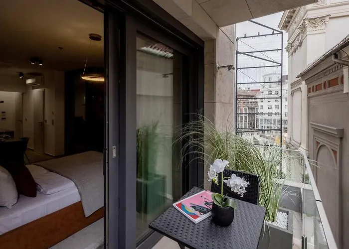 High-end W Gym/sauna/balcony/security Budapesta