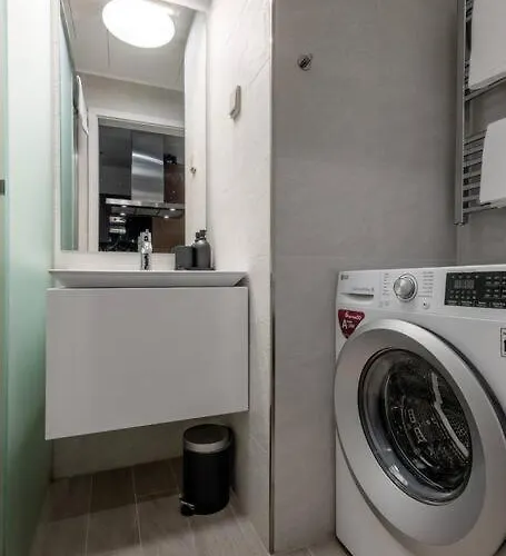 High-end W Gym/sauna/balcony/security Apartament