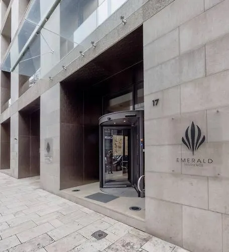 Apartment High-end W Gym/sauna/balcony/security *